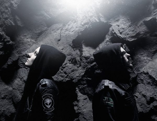 Стрийм: ISON : INNER-SPACE