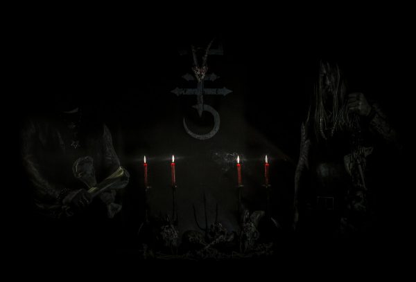 Стрийм: Downcross : What Light Covers Not