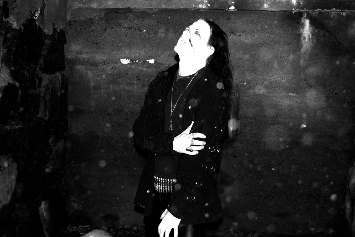 Norwegian legend ILDFAR unveils his latest offering, „Der ligger et Land“